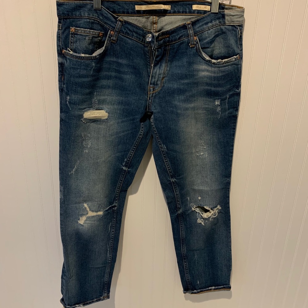 Zara woman relaxed fit jeans.